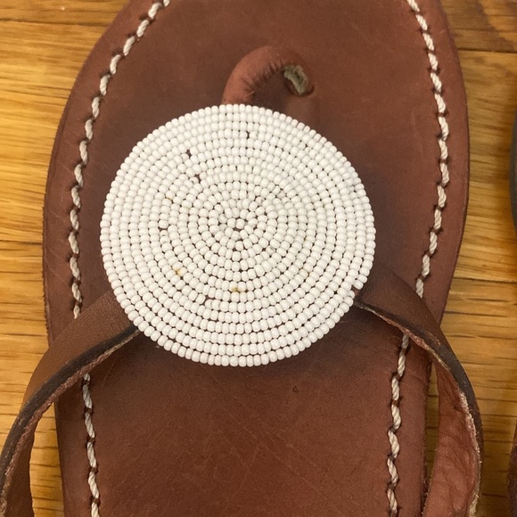 Aspiga Women’s Brown Flip Flops With Beaded Detailing Size 37/7 - Picture 3 of 5